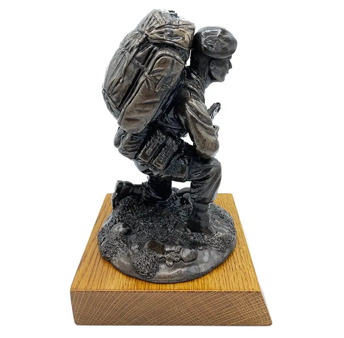 Kneeling Combat Figure with Beret Bronze Resin Statue - Image 4