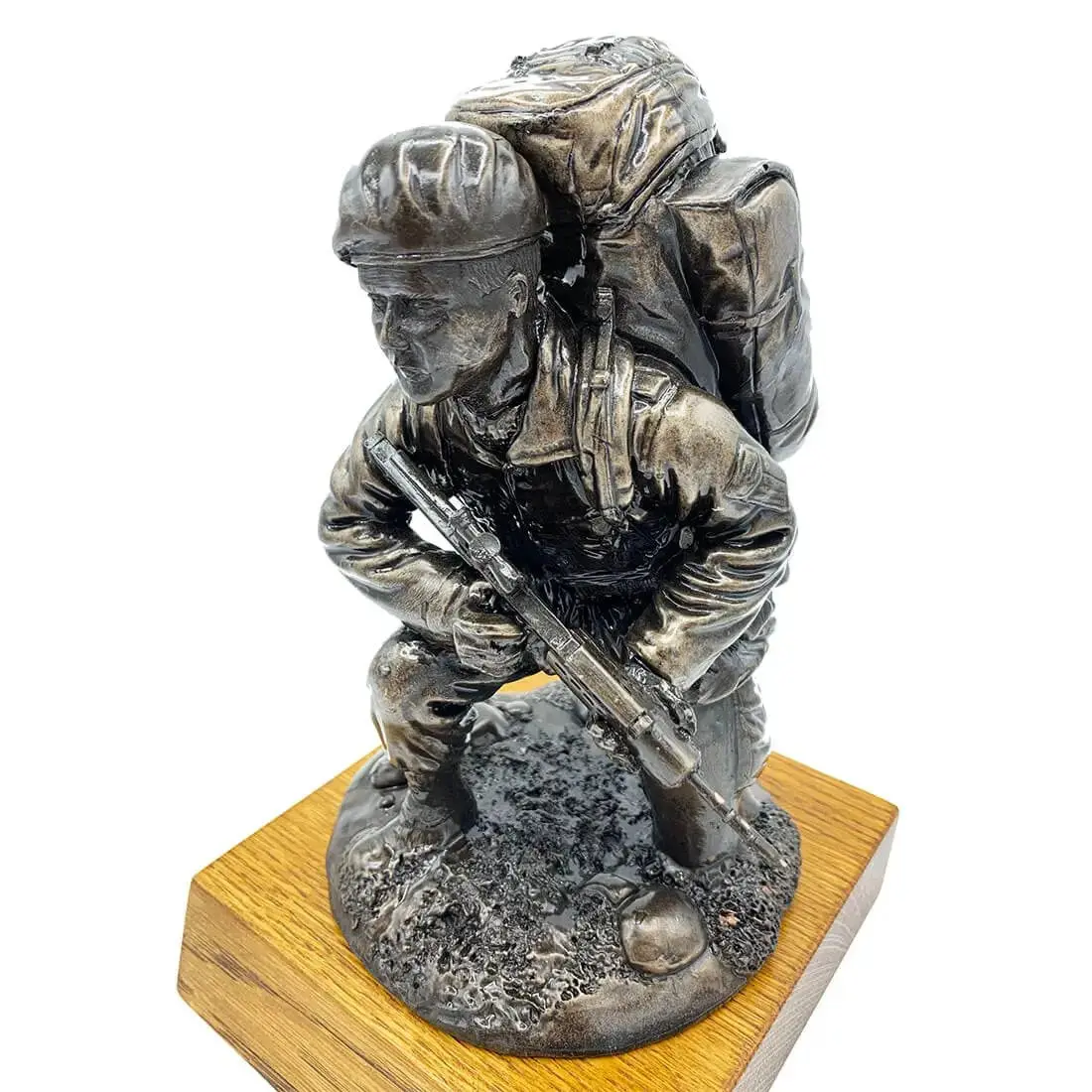 Kneeling Combat Figure with Beret Bronze Resin Statue - Image 5