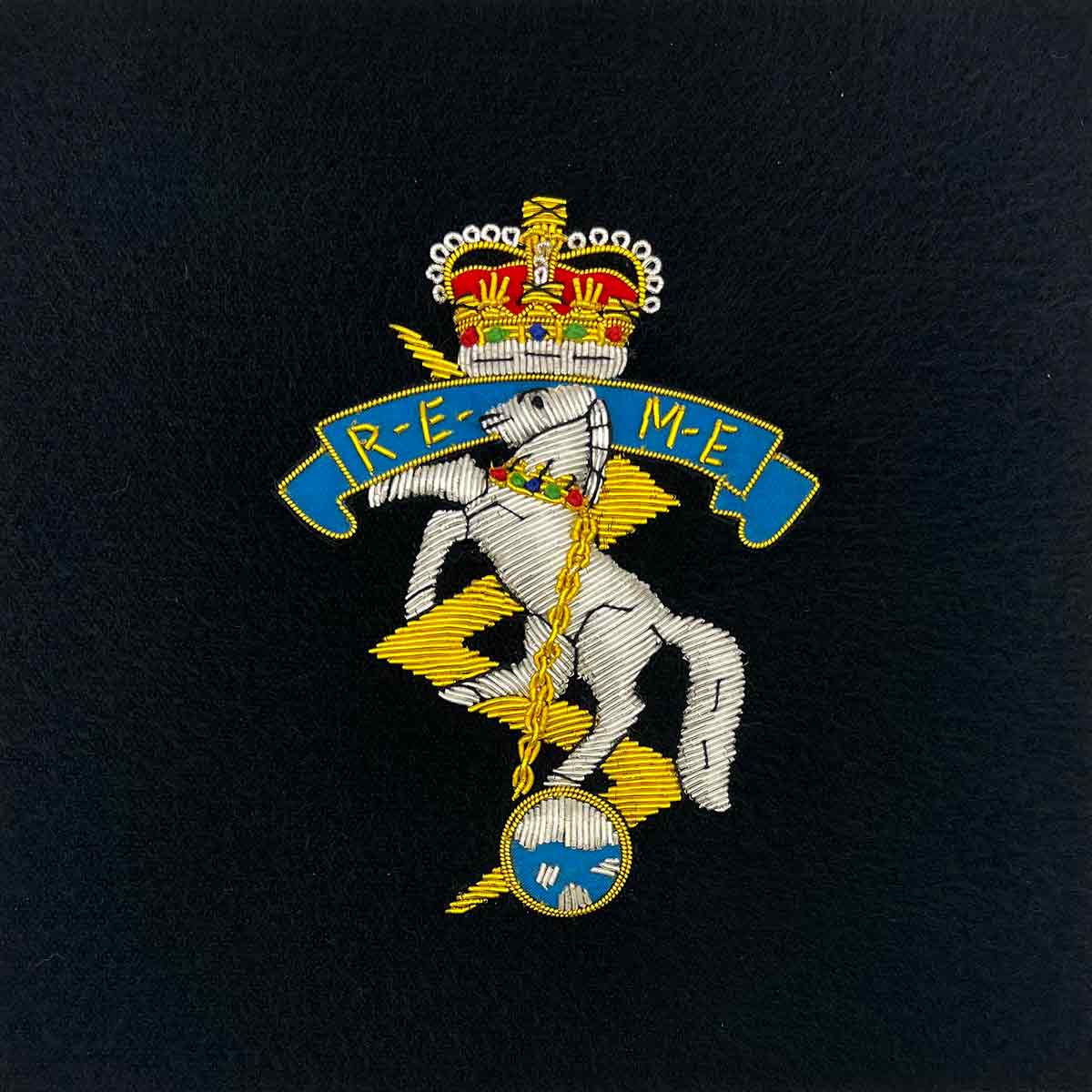 Single Frame Army Presentation with Badge and Plate - Image 42